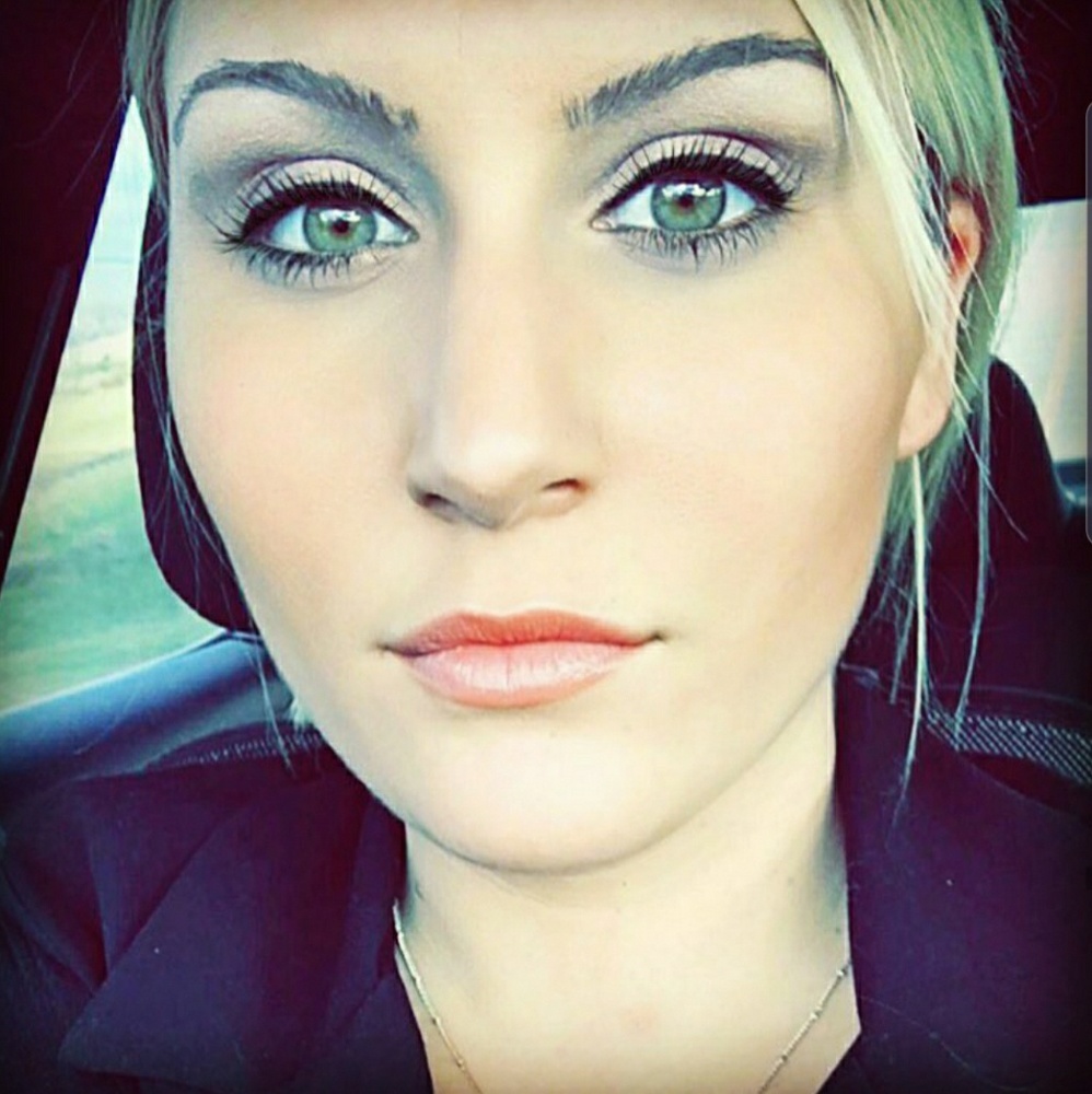 Meet your Posher, Ashley